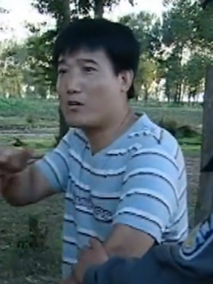 韓成(輕喜劇《聖水湖畔》中的角色) 韓成(輕喜劇《聖水湖畔》中的角色)