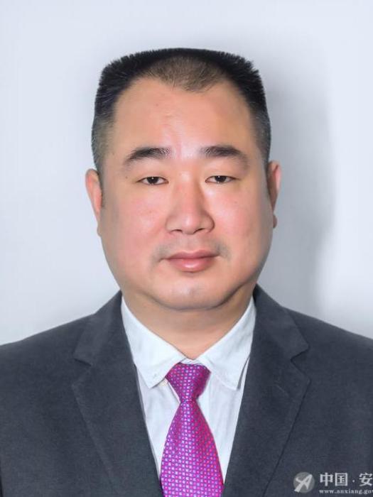 楊成(湖南省常德市安鄉縣人大常委會副主任、教育局黨組書記、局長、縣委教育工委副書記) 楊成(湖南省常德市安鄉縣人大常委會副主任、教育局黨組書記、局長、縣委教育工委副書記)