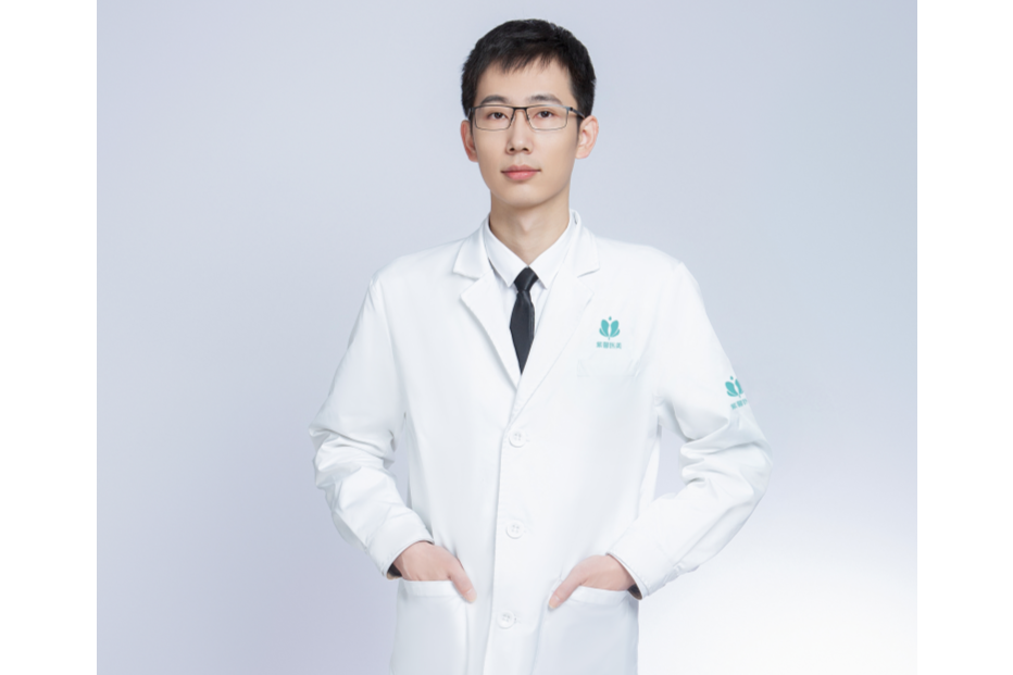 李占東(蘇州紫馨美容醫院醫生) 李占東(蘇州紫馨美容醫院醫生)