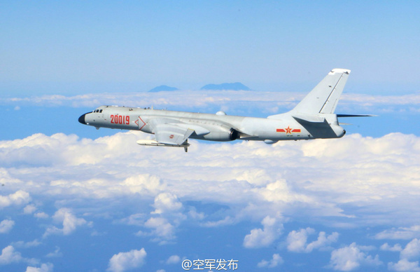 解放軍空軍編隊2016年末環繞台灣飛行演訓