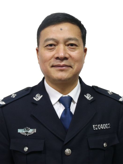 張天華(貴州省王武監獄黨委委員、副監獄長兼公司總經理(正處長級)) 張天華(貴州省王武監獄黨委委員、副監獄長兼公司總經理(正處長級))