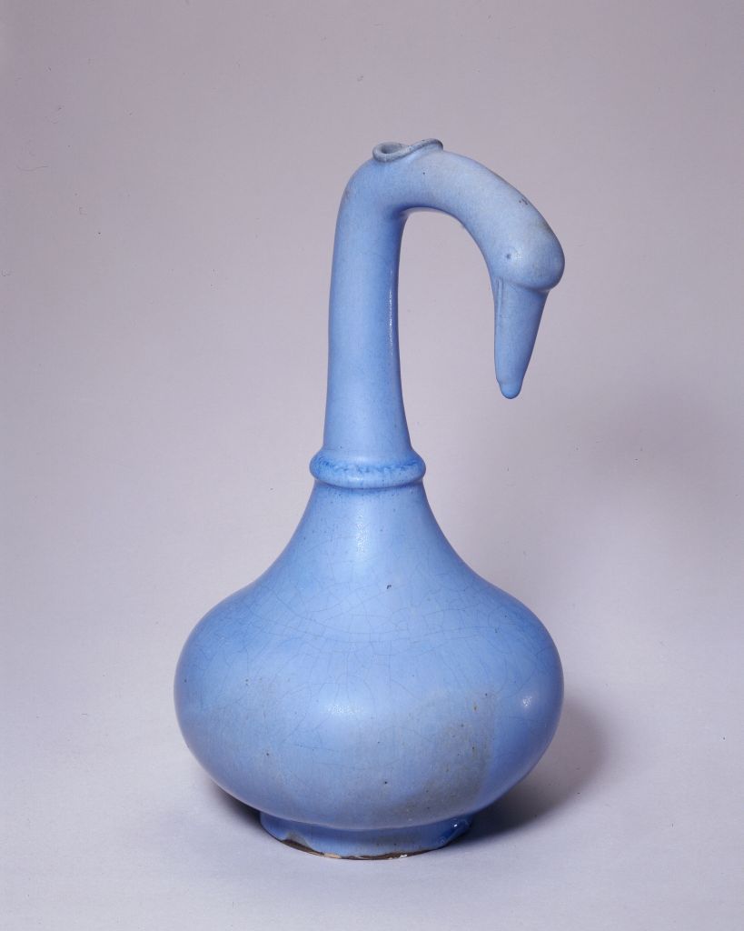 宜興窯天藍釉鵝頸瓶