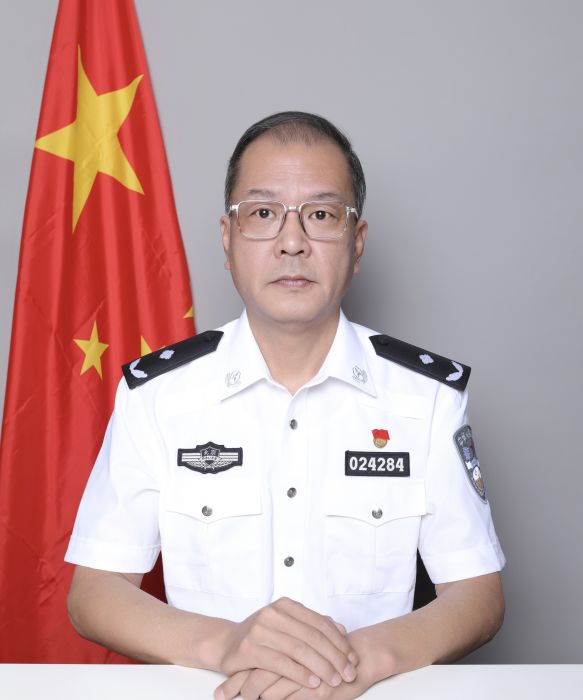 董軍(北京市西城區城市管理委員會黨組成員(公安)、一級高級警長) 董軍(北京市西城區城市管理委員會黨組成員(公安)、一級高級警長)
