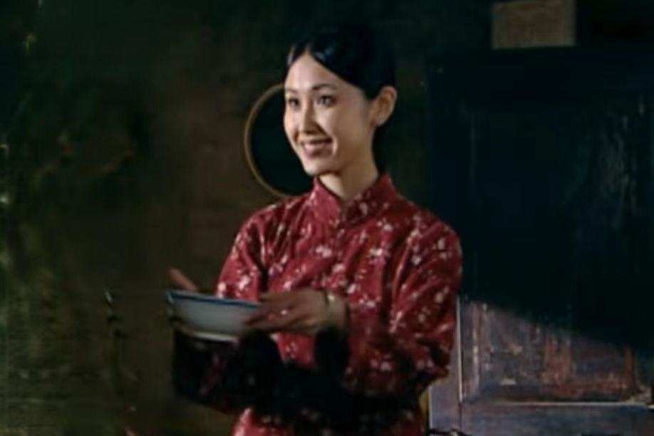 孫俊英(諜戰剿匪劇《迎春花》中的虛構角色,由李婷飾演) 孫俊英(諜戰剿匪劇《迎春花》中的虛構角色,由李婷飾演)