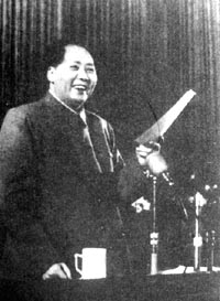 毛澤東在全國黨代會上致開幕詞