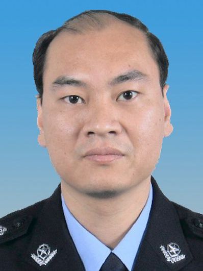 李景善(河南省安陽市內黃縣人民政府副縣長,兼任內黃縣公安局黨委書記、局長兼督察長) 李景善(河南省安陽市內黃縣人民政府副縣長,兼任內黃縣公安局黨委書記、局長兼督察長)