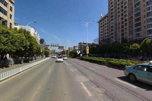 龍泉路(中國山東省濟南市境內道路) 龍泉路(中國山東省濟南市境內道路)