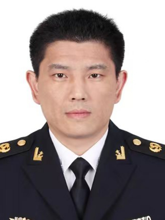 尚鵬(山東省臨沂市河東區交通發展服務中心副主任) 尚鵬(山東省臨沂市河東區交通發展服務中心副主任)