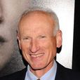 詹姆斯·瑞布霍恩(James Rebhorn) 詹姆斯·瑞布霍恩(James Rebhorn)