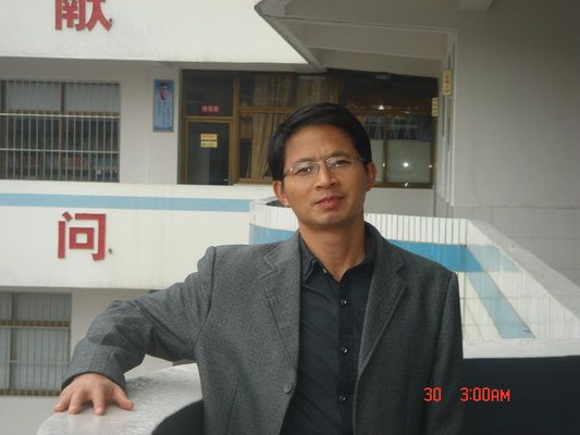 劉俊華(中國人民解放軍農牧大學軍事獸醫研究所教授) 劉俊華(中國人民解放軍農牧大學軍事獸醫研究所教授)