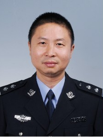 葉忠華(桐廬縣公安局黨委委員,派駐紀檢監察組組長) 葉忠華(桐廬縣公安局黨委委員,派駐紀檢監察組組長)