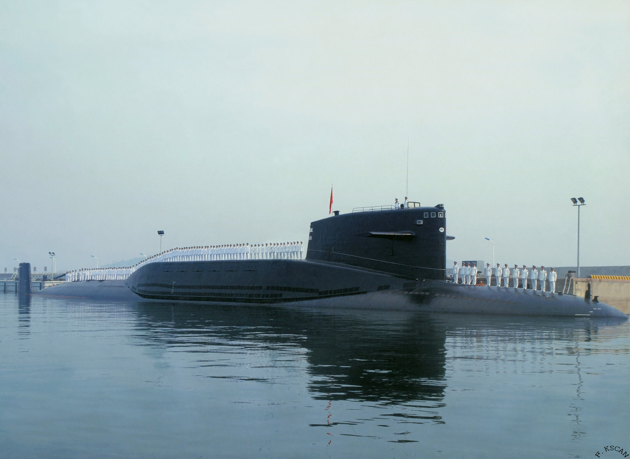 092型戰略核潛艇靠港