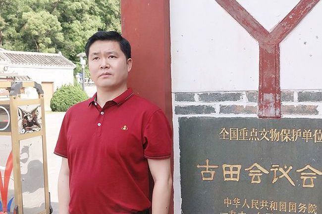 許世德(詩詞作家) 許世德(詩詞作家)