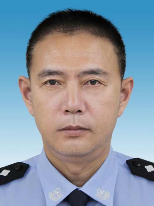 趙大鵬(遼寧省葫蘆島市綏中縣公安局反恐專員) 趙大鵬(遼寧省葫蘆島市綏中縣公安局反恐專員)