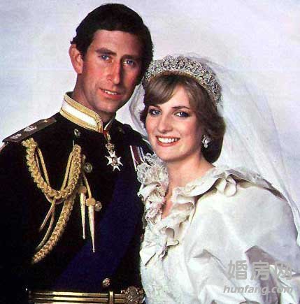 黛安娜王妃和查爾斯王子結婚照