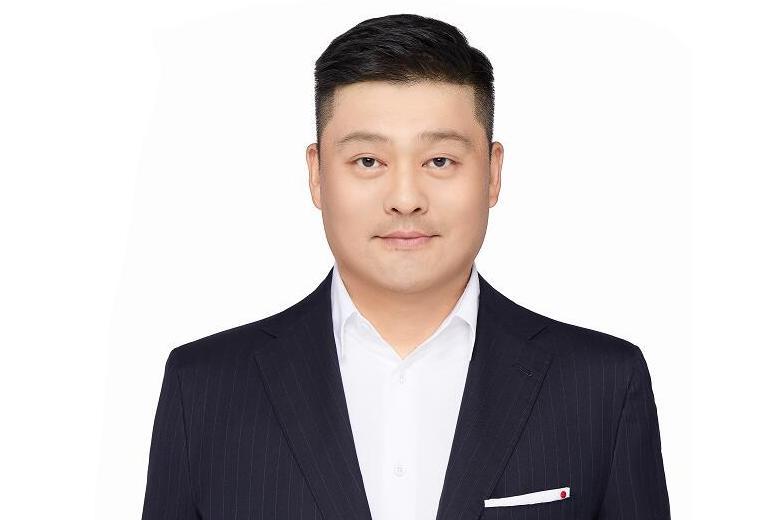 袁泉(龍海中鑫投資控股集團有限公司董事長) 袁泉(龍海中鑫投資控股集團有限公司董事長)