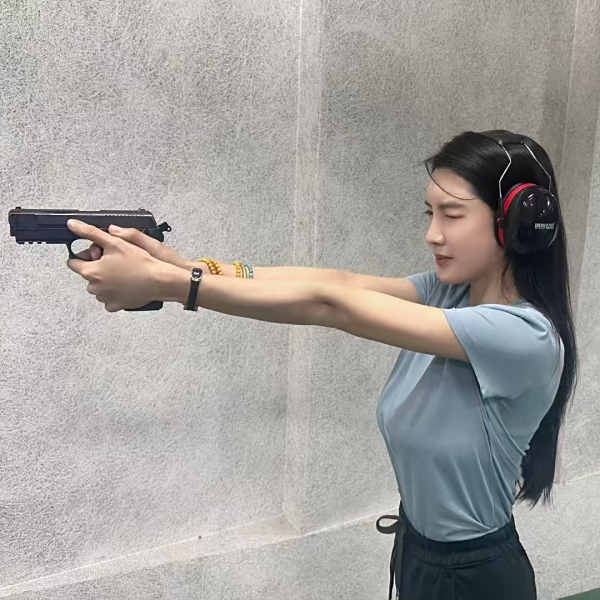 朱秋玥 朱秋玥