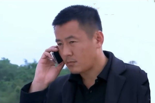 鄭大勇(刑偵劇《雙生花》中的角色) 鄭大勇(刑偵劇《雙生花》中的角色)
