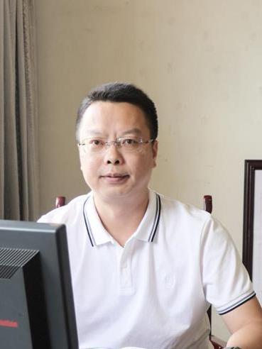 劉忠(四川省瀘州市瀘縣交通運輸局黨組成員、總工程師) 劉忠(四川省瀘州市瀘縣交通運輸局黨組成員、總工程師)
