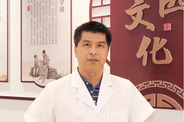 王峻(廣州中醫藥大學第一附屬醫院主任醫師) 王峻(廣州中醫藥大學第一附屬醫院主任醫師)
