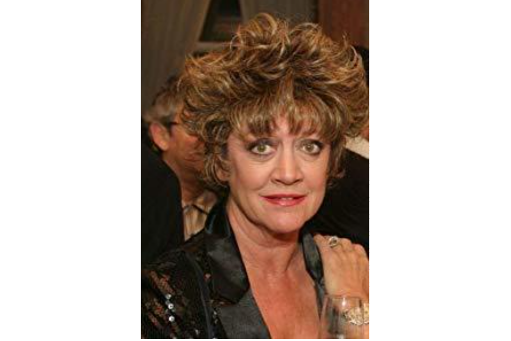 Amanda Barrie Amanda Barrie