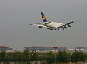 “北京”號空客A380客機首航北京