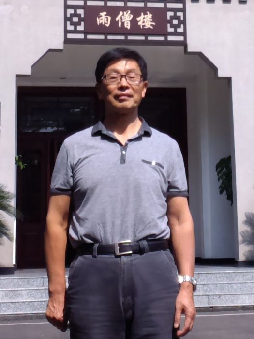 蔣世明(涪陵師專委員會宣傳部部長) 蔣世明(涪陵師專委員會宣傳部部長)