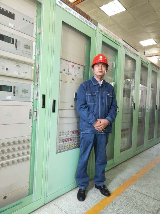 謝波(寧夏天淨元光電力有限公司黨委委員) 謝波(寧夏天淨元光電力有限公司黨委委員)