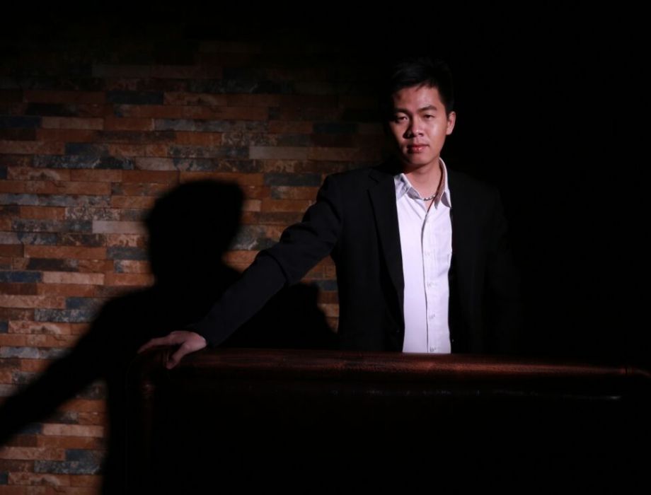 馮錦雄(廣東麗灣家具實業有限公司董事長) 馮錦雄(廣東麗灣家具實業有限公司董事長)