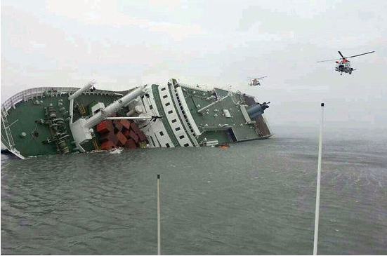 韓國“歲月”號客輪正在沉沒