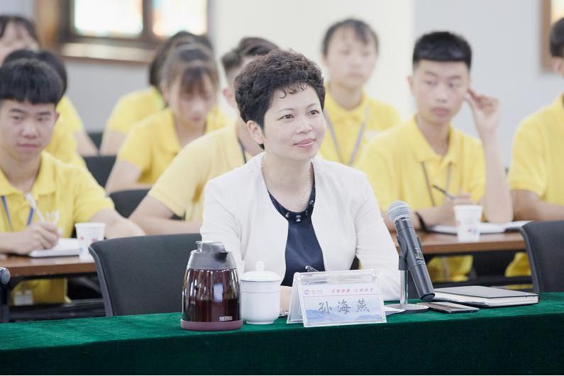 孫海燕(瀘州老窖集團黨委委員、常務副總裁) 孫海燕(瀘州老窖集團黨委委員、常務副總裁)