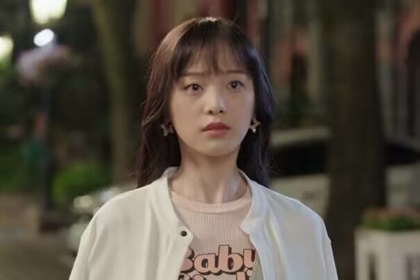 梁夏(青春愛情劇《初次愛你》中的女配角) 梁夏(青春愛情劇《初次愛你》中的女配角)