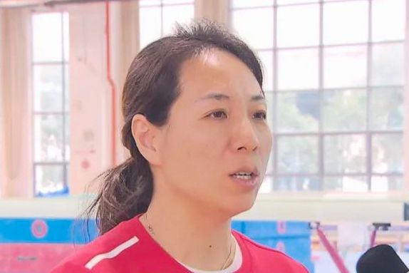 張霞(第十四屆全國人大代表,安徽省體操擊劍運動管理中心體操女隊主教練) 張霞(第十四屆全國人大代表,安徽省體操擊劍運動管理中心體操女隊主教練)