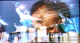 1988年9月，崔健全球直播演唱《一無所有》