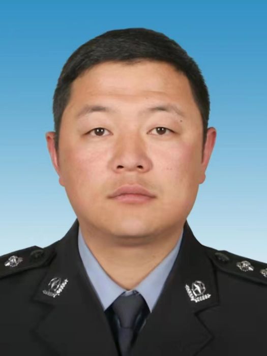 楊曉軍(雲南省迪慶州德欽縣人民政府副縣長,縣公安局黨委書記、局長) 楊曉軍(雲南省迪慶州德欽縣人民政府副縣長,縣公安局黨委書記、局長)