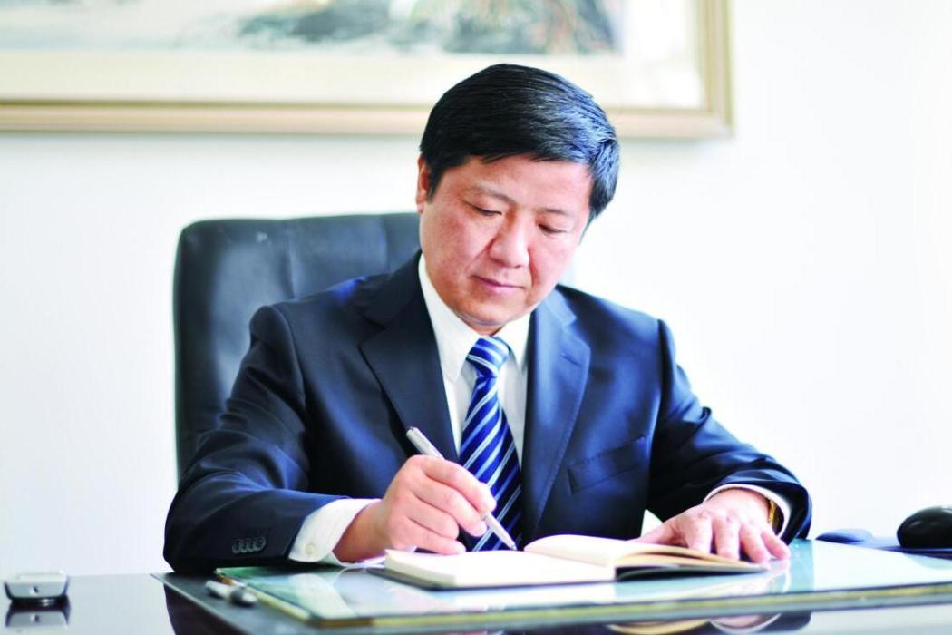 胡瑞峰(上海市進才中學校長) 胡瑞峰(上海市進才中學校長)