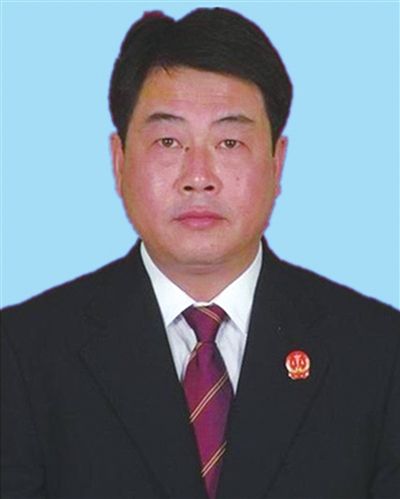 黃洪波(來賓市原中級人民法院院長、黨組書記) 黃洪波(來賓市原中級人民法院院長、黨組書記)