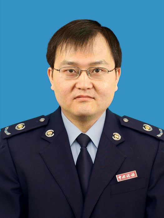 王衛軍(國家稅務總局西安市閻良區稅務局黨委委員、總會計師) 王衛軍(國家稅務總局西安市閻良區稅務局黨委委員、總會計師)
