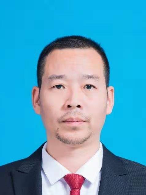 李俊偉(湖北省十堰市房縣市場監督管理局黨組成員、副局長) 李俊偉(湖北省十堰市房縣市場監督管理局黨組成員、副局長)