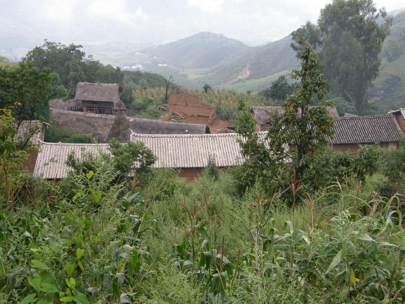 魯崩山村 魯崩山村