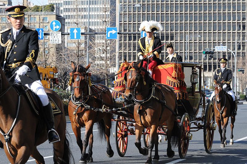 護衛皇家御用馬車