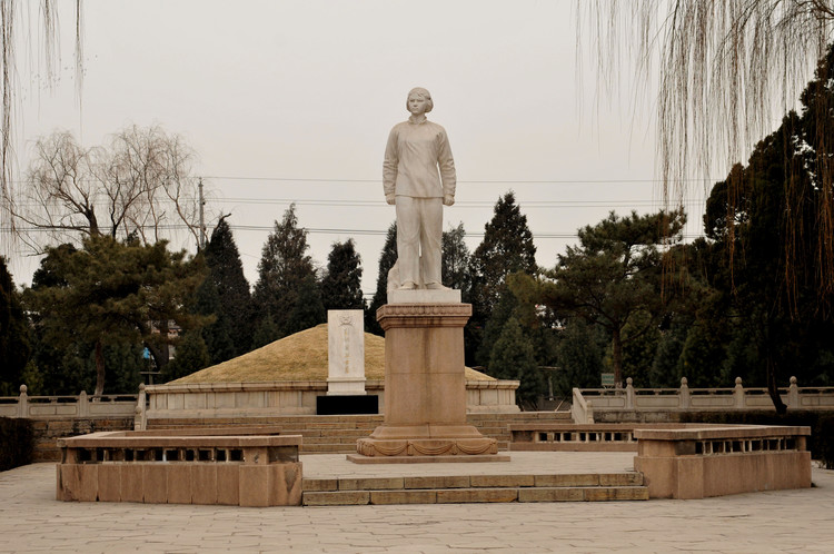 劉胡蘭墓