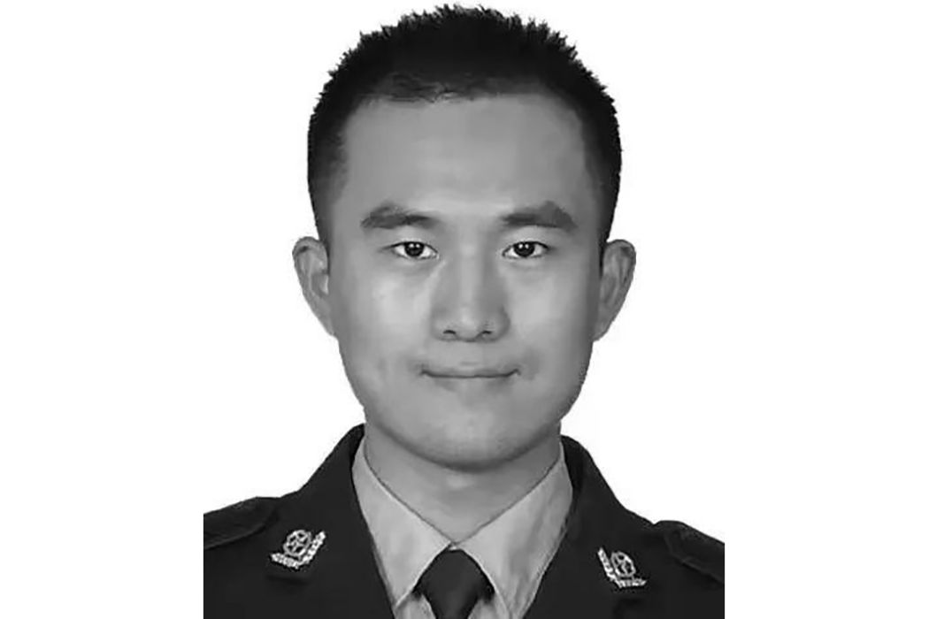 袁華(重慶市奉節縣公安局原民警) 袁華(重慶市奉節縣公安局原民警)
