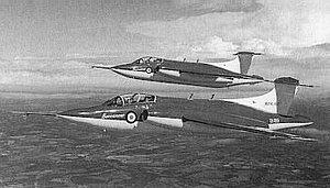 兩架“掠奪者”原型機前往1960年范保羅航展