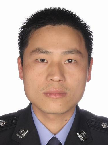 余軍偉(浙江省紹興市上虞區公安分局黨委委員、副局長) 余軍偉(浙江省紹興市上虞區公安分局黨委委員、副局長)