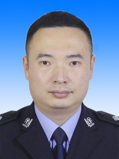 秦立(重慶市公安局渝北區分局黨委委員、紀委書記) 秦立(重慶市公安局渝北區分局黨委委員、紀委書記)
