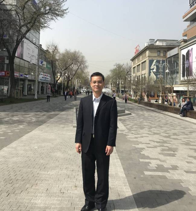 張顯春(桂林旅遊學院學術委員會委員) 張顯春(桂林旅遊學院學術委員會委員)