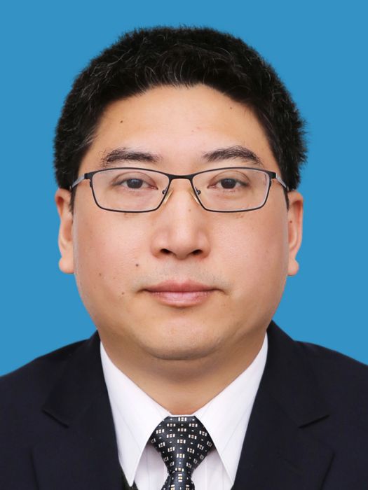 張勇(成都市司法局黨組成員、政治部主任)