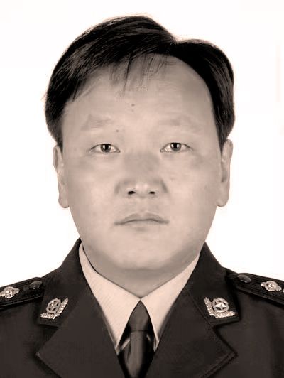 王威(貴州省畢節市威寧彝族回族苗族自治縣公安局刑偵大隊原大隊長) 王威(貴州省畢節市威寧彝族回族苗族自治縣公安局刑偵大隊原大隊長)