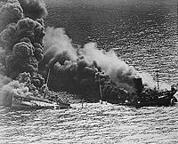 被德國潛艇擊中的一艘油輪